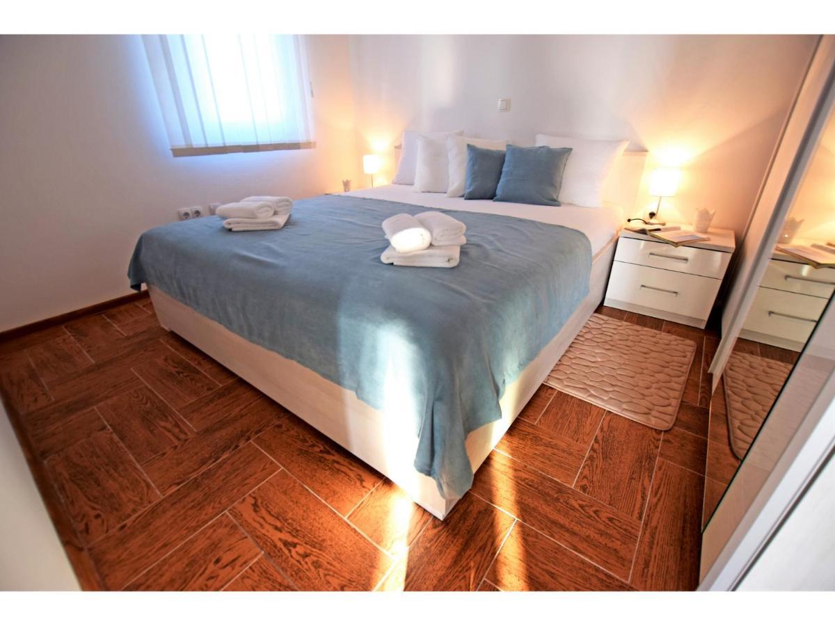 Apartment Dinko Rovanjska Esterno foto