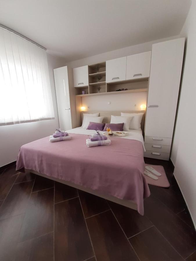 Apartment Dinko Rovanjska Esterno foto