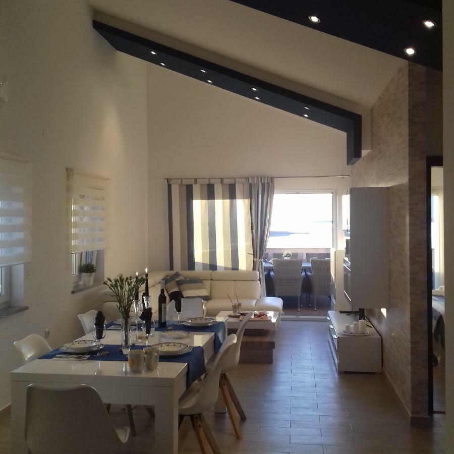 Apartment Dinko Rovanjska Esterno foto